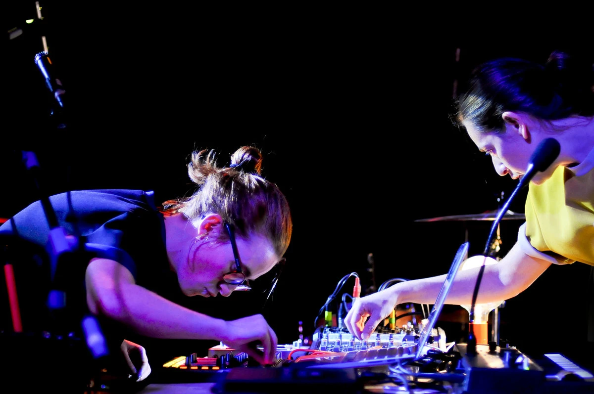 CARMEN TOWN & ♥︎LALA LOVE YOU♥︎ presentano I'M NOT A BLONDE
