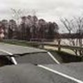 Saluzzo, crolla il ponte sul Po: il momento del cedimento