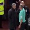 Gb, Mourinho furioso a bordo campo: scalcia bottiglietta e viene espulso