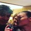 Laura Chiatti e Riccardo Scamarcio, karaoke al ristorante per 'La cena di Natale'