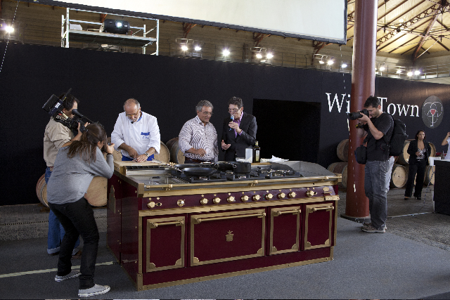 A wine town 2011 trionfano le cucine professionali officine gullo Cucine professionali per uso domestico